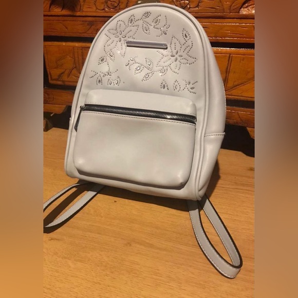 - Call it Spring Backpack - Picture 2 of 8